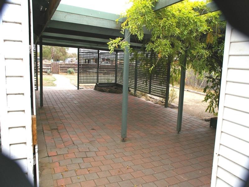 12 Rodney Street, Gisborne VIC 3437