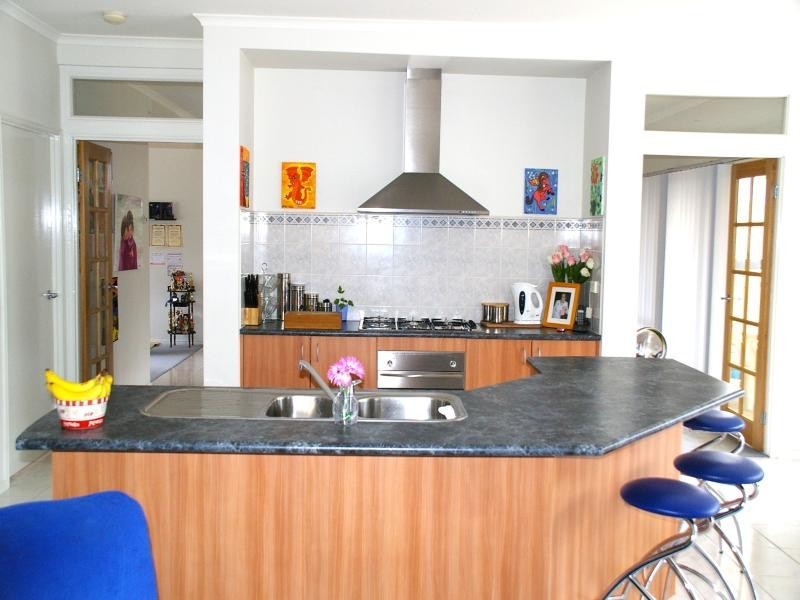 8  Kurung Court East, Gisborne VIC 3437