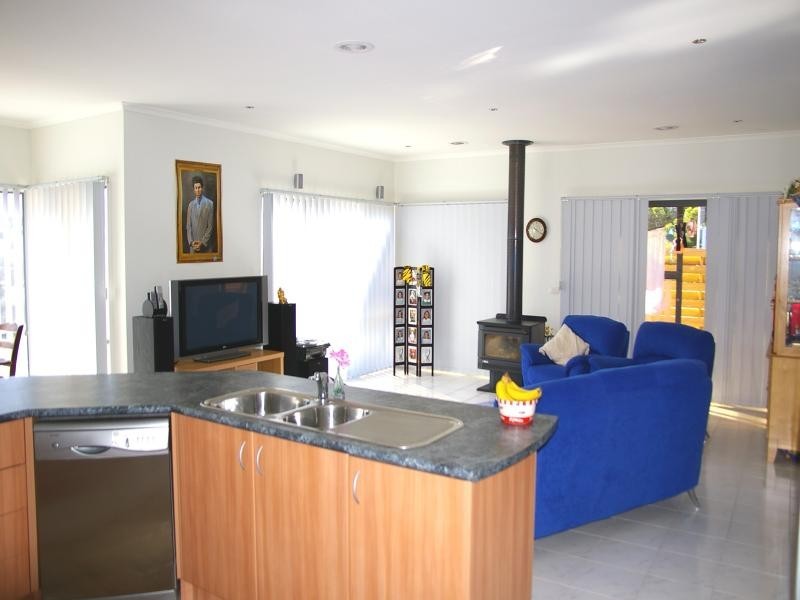 8  Kurung Court East, Gisborne VIC 3437