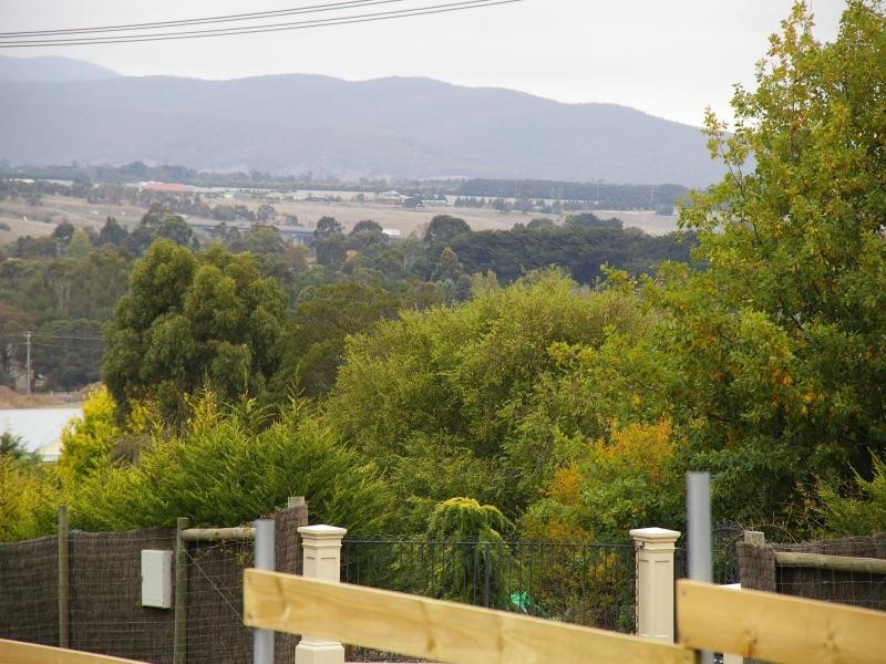 8  Kurung Court East, Gisborne VIC 3437