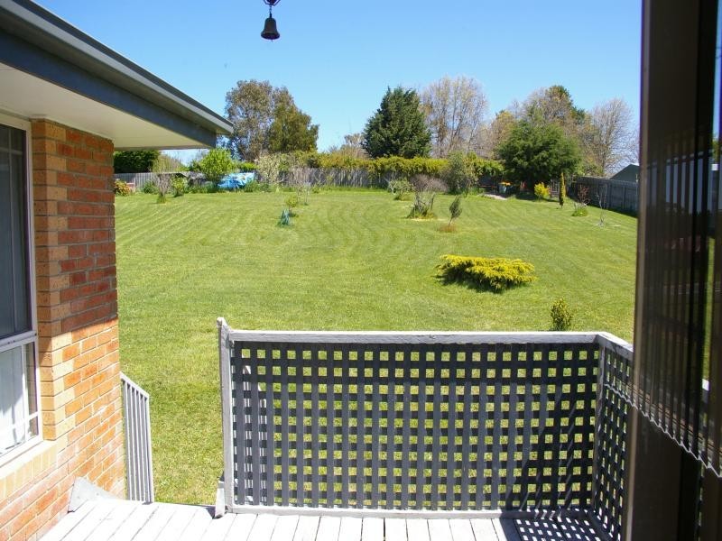 30 Tennyson Street, Woodend VIC 3442
