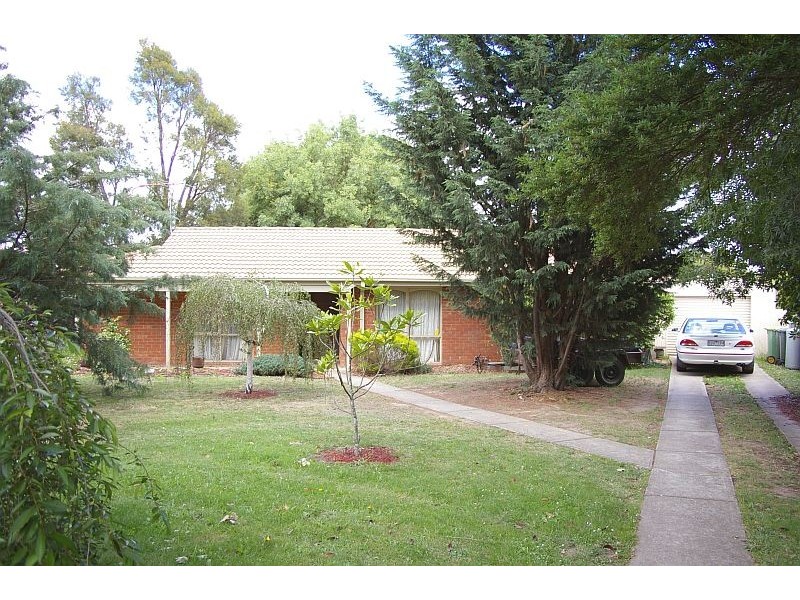 19 Station Road, Gisborne VIC 3437