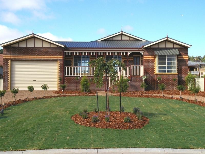 8 Glenton Court, Gisborne VIC 3437