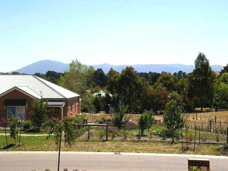 8 Glenton Court, Gisborne VIC 3437