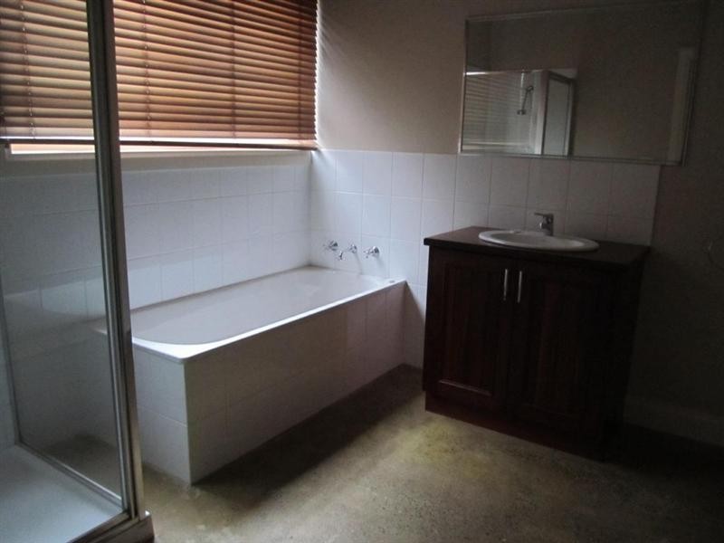 1/54 Fisher Street, Gisborne VIC 3437