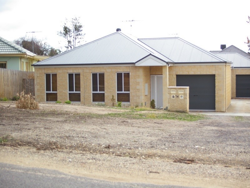 1/54 Fisher Street, Gisborne VIC 3437