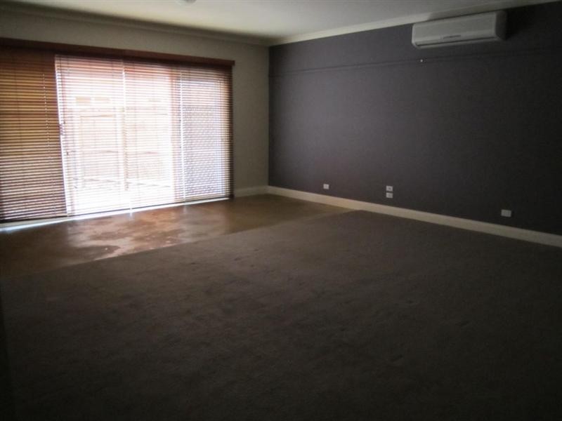 1/54 Fisher Street, Gisborne VIC 3437