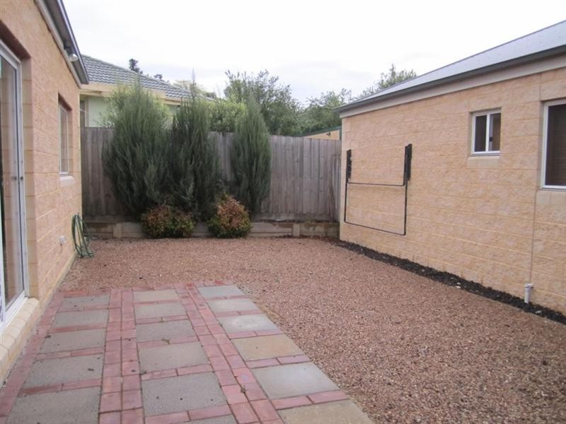 1/54 Fisher Street, Gisborne VIC 3437