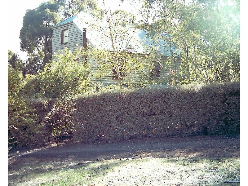 21 Mabel Crescent, Mount Macedon VIC 3441