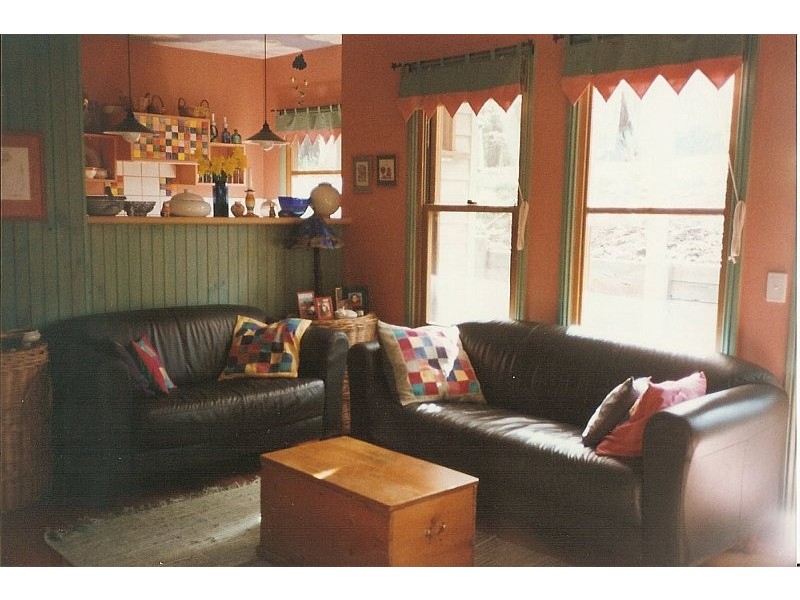 21 Mabel Crescent, Mount Macedon VIC 3441