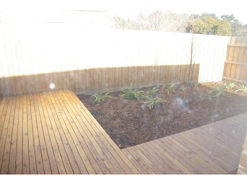 1/5 Morrow Road, Gisborne VIC 3437