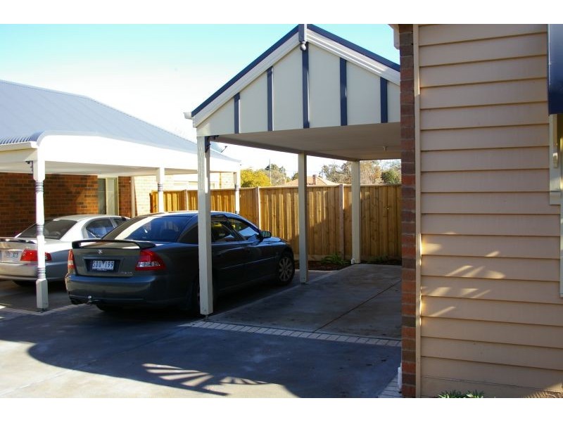 1/5 Morrow Road, Gisborne VIC 3437