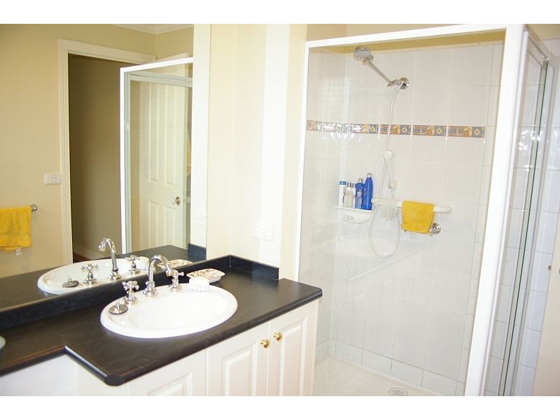 2/16 Morrow Road, Gisborne VIC 3437