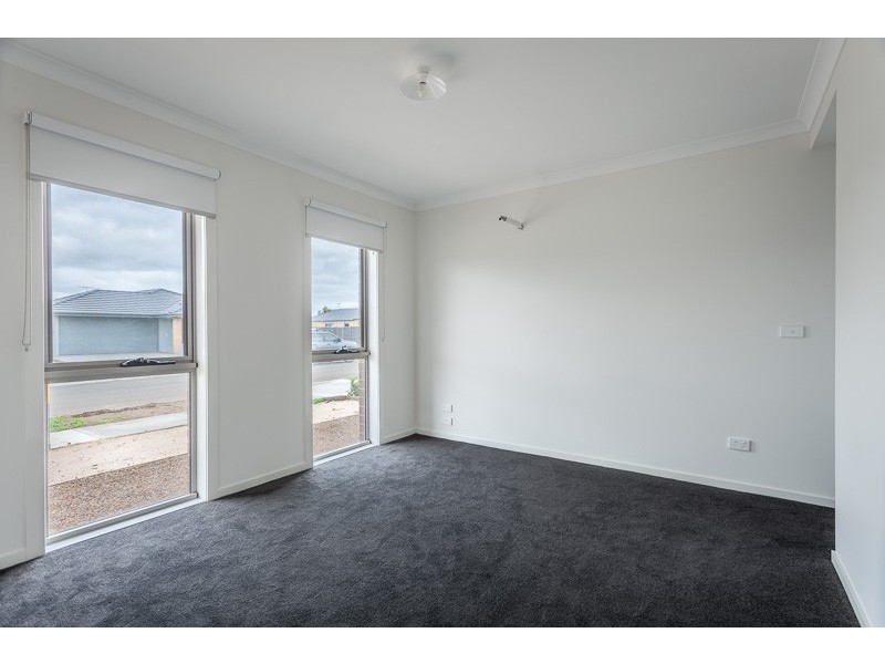 16 Aruma Ave, Melton West VIC 3337