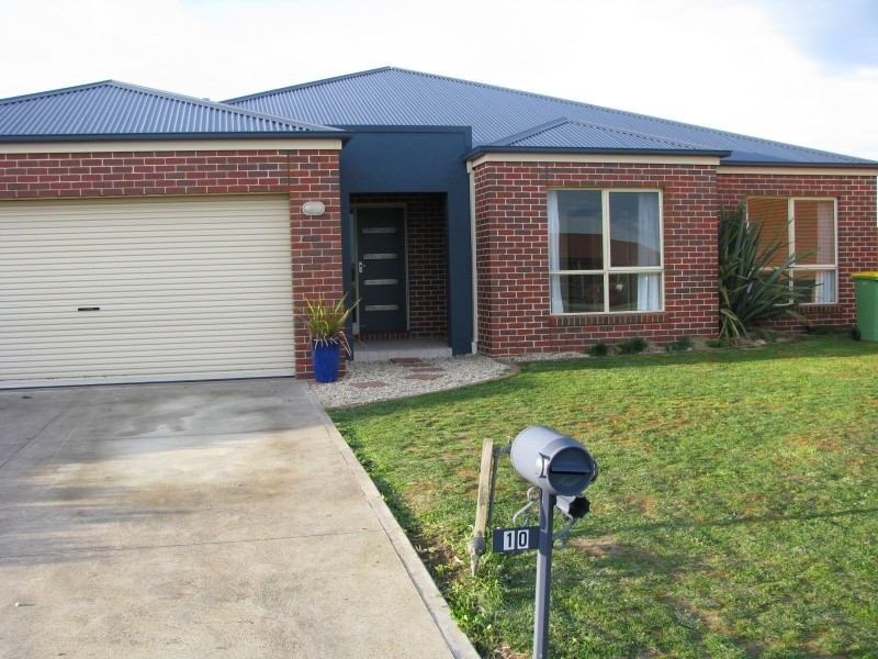 10 Pleasant View, Gisborne VIC 3437