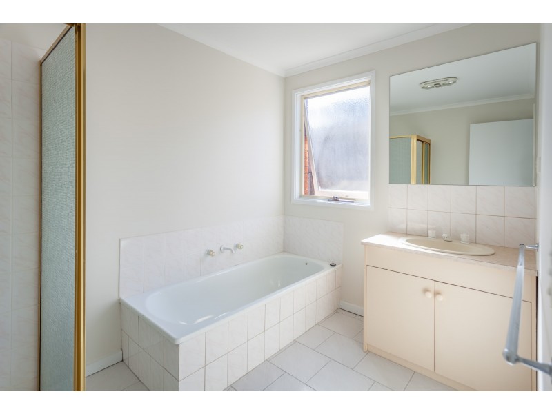 7 Sunny Park Close, Gisborne VIC 3437