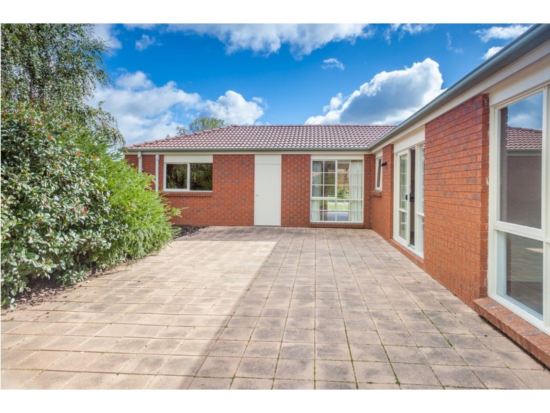 7 Sunny Park Close, Gisborne VIC 3437