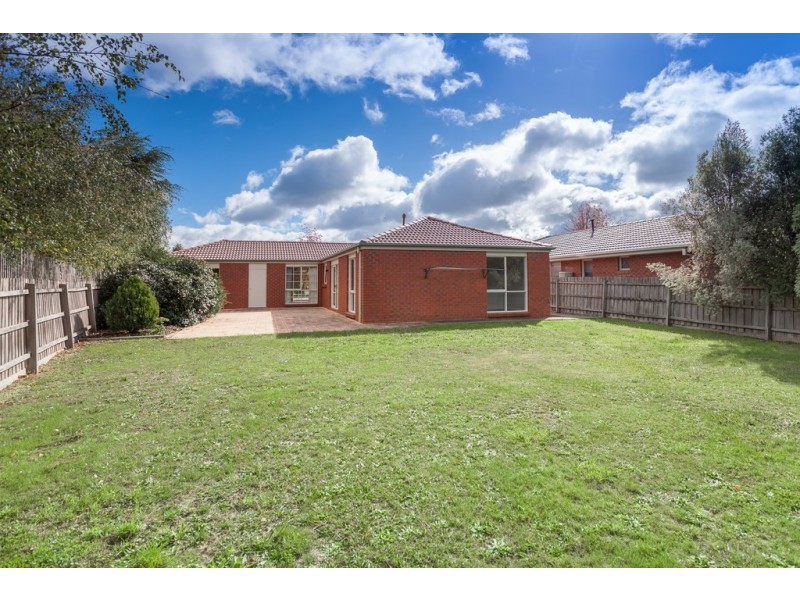 7 Sunny Park Close, Gisborne VIC 3437