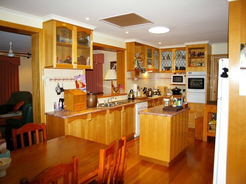 30 Grant Ave, Gisborne VIC 3437