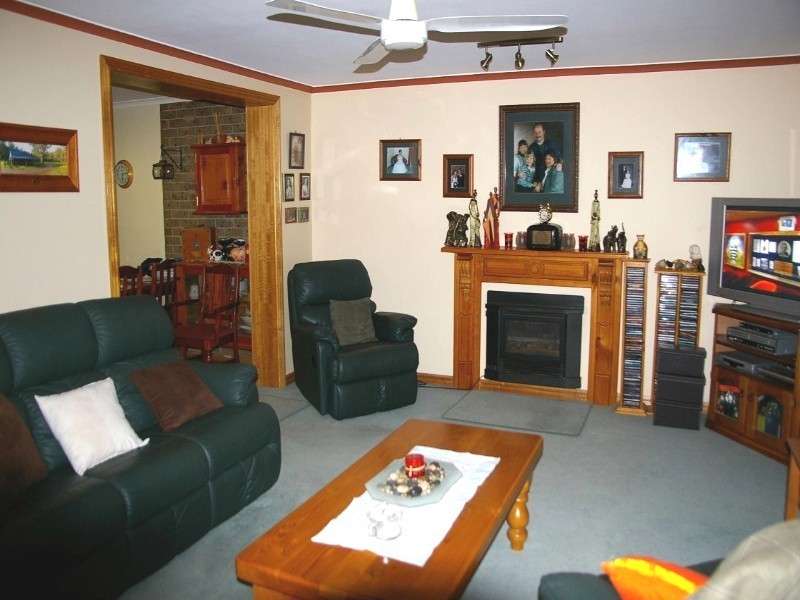 30 Grant Ave, Gisborne VIC 3437