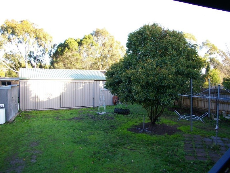 30 Grant Ave, Gisborne VIC 3437