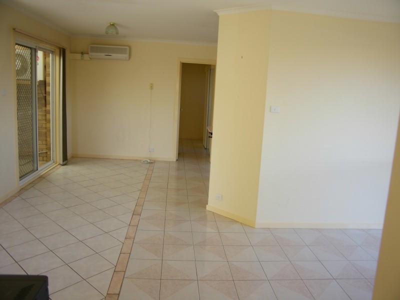 4 Fern Ave, Woodend VIC 3442