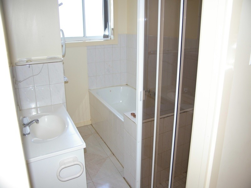 4 Fern Ave, Woodend VIC 3442