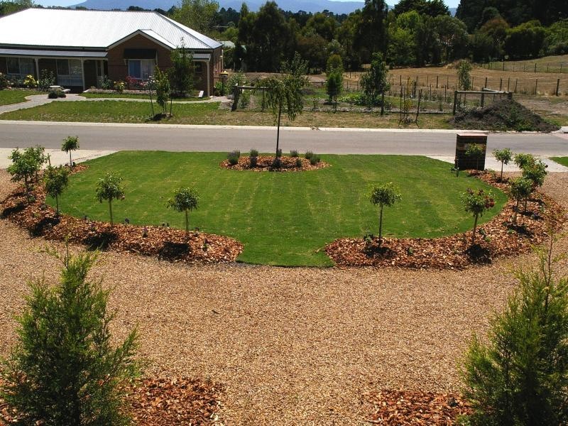 8 Glenton Crt, Gisborne VIC 3437