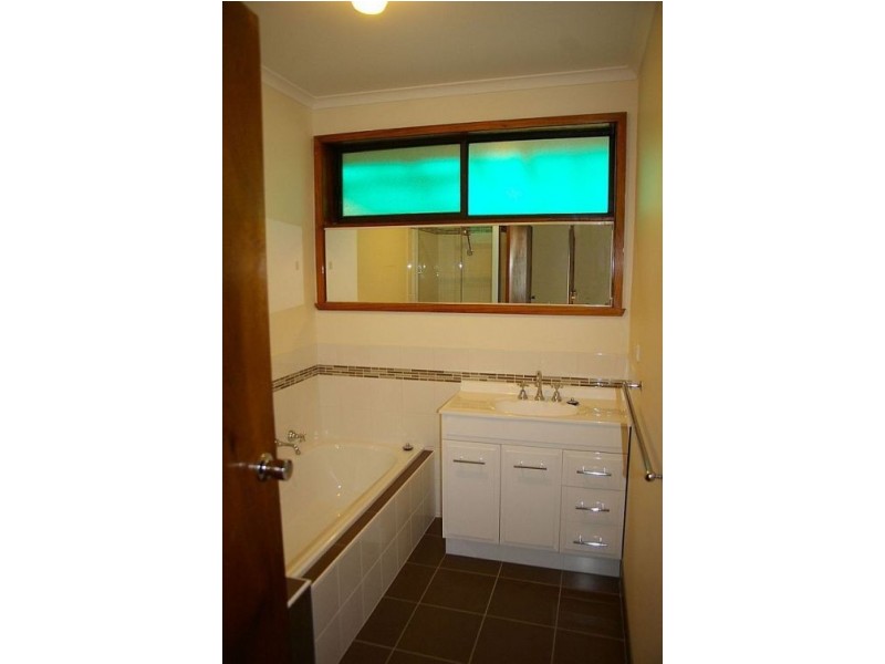 14  Anne Road, Woodend VIC 3442