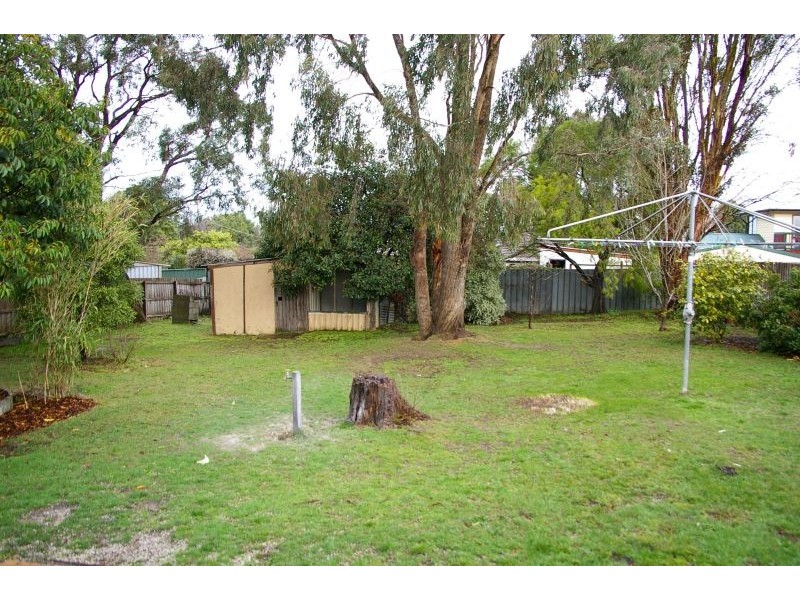 14  Anne Road, Woodend VIC 3442