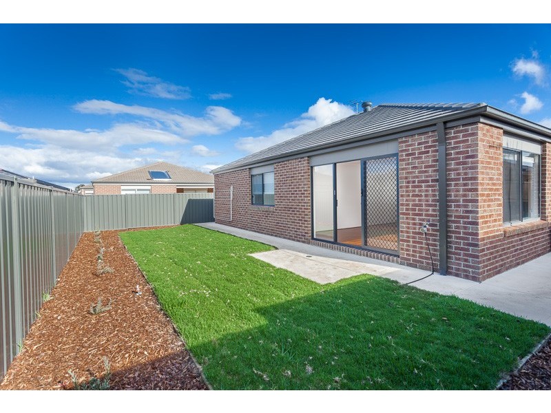 4 Bickley Street, Melton West VIC 3337