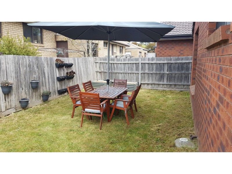 4/19 Urquhart street, Woodend VIC 3442