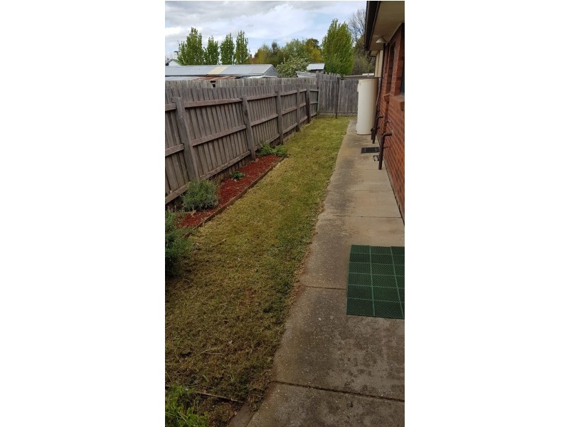 4/19 Urquhart street, Woodend VIC 3442