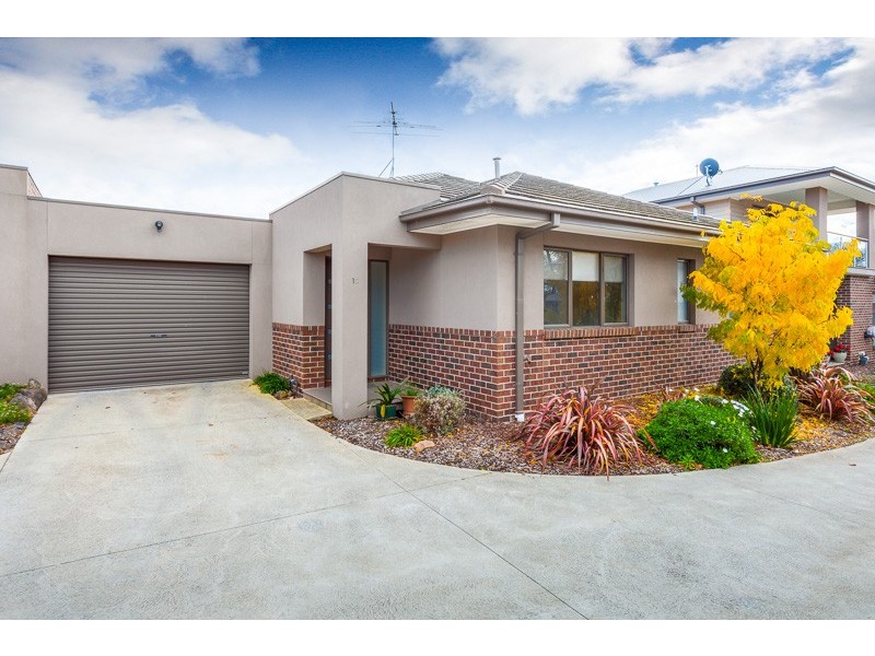 Unit 10, 9 Rodney Street, Gisborne VIC 3437