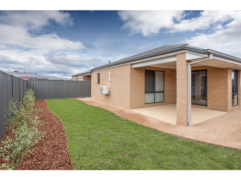 20 Bickley Street, Melton West VIC 3337