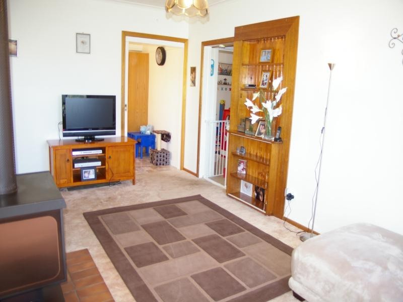 1 Lyell street, Gisborne VIC 3437