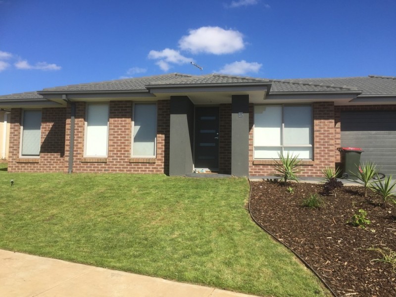 5 Lampton Way, Sunbury VIC 3429
