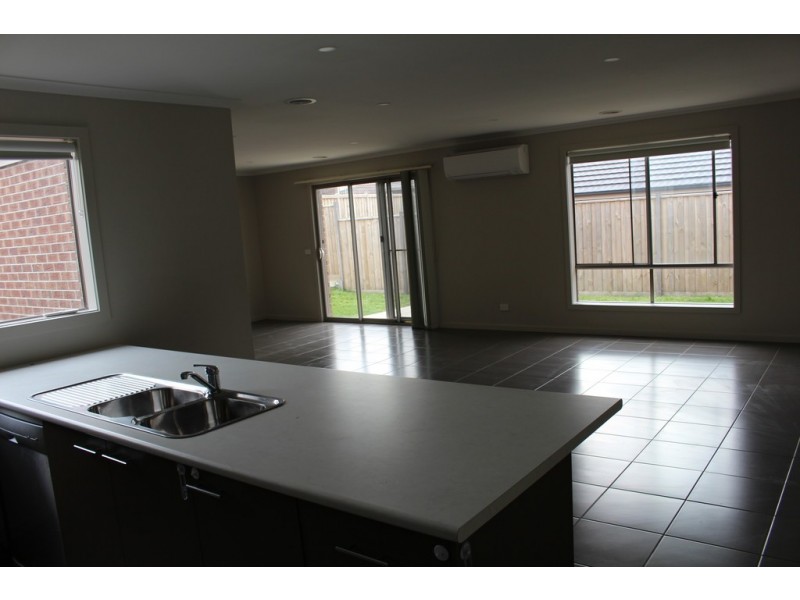 5 Lampton Way, Sunbury VIC 3429