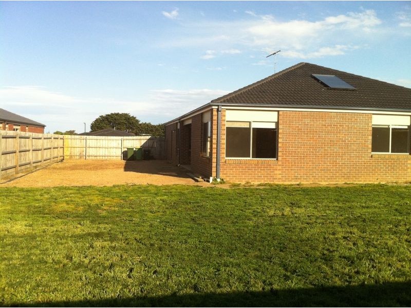 13  Larter Crt, Riddells Creek VIC 3431