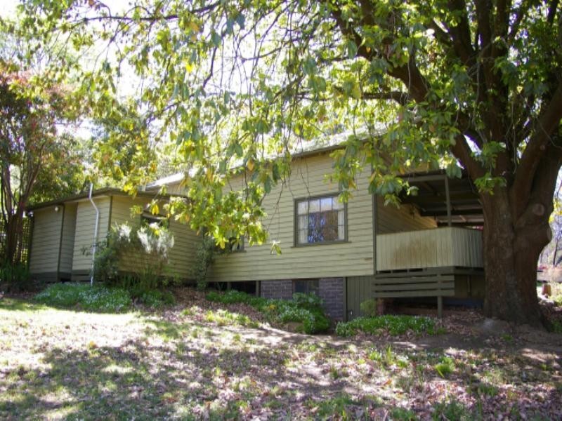 35 Childers Rd, Mount Macedon VIC 3441