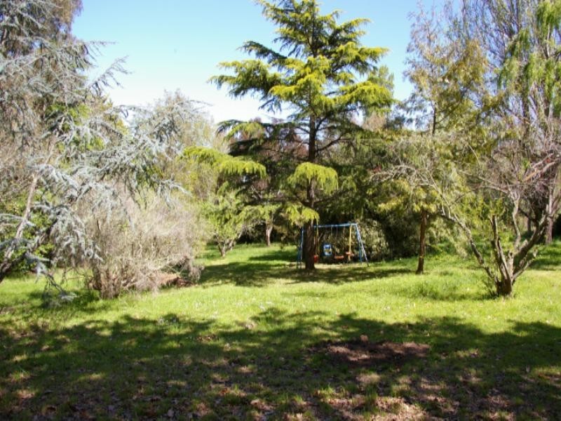 35 Childers Rd, Mount Macedon VIC 3441