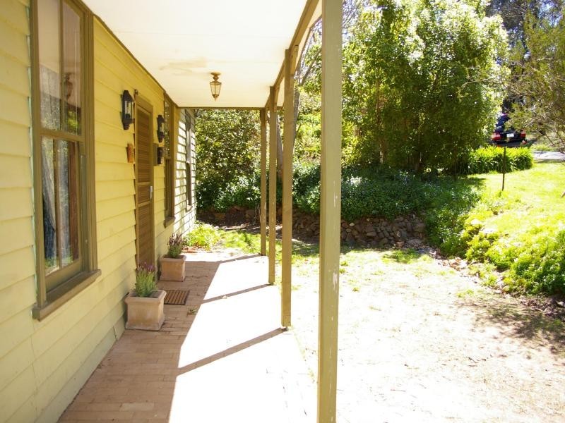 35 Childers Rd, Mount Macedon VIC 3441