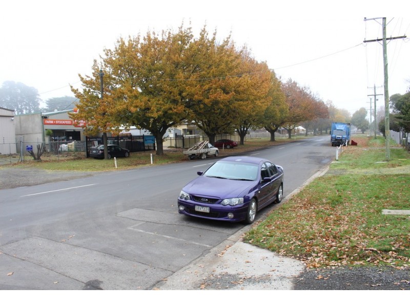 63 Urquhart Street, Woodend VIC 3442