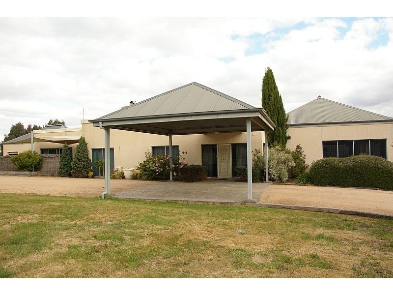 41 Heddle Road, Lancefield VIC 3435
