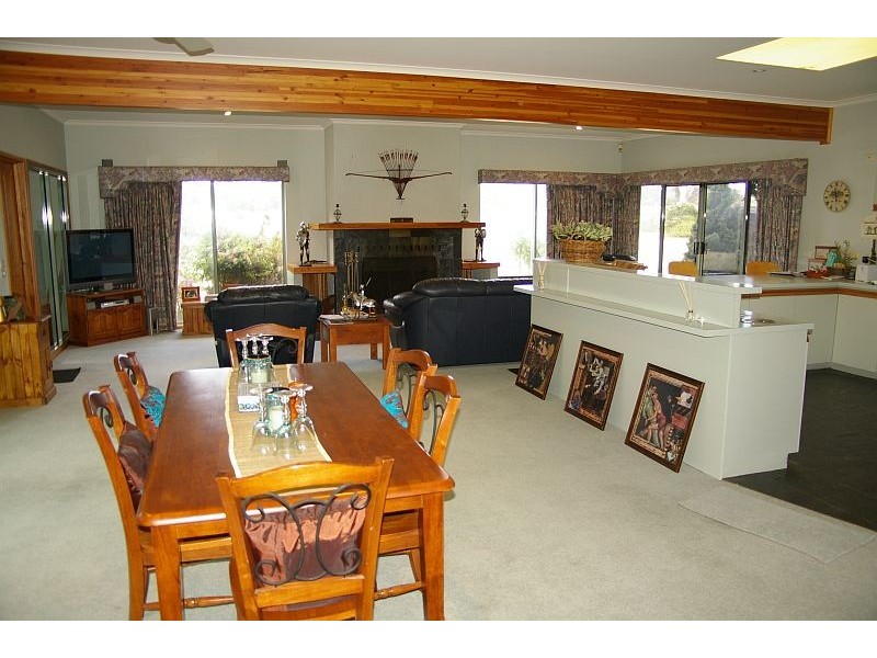 41 Heddle Road, Lancefield VIC 3435