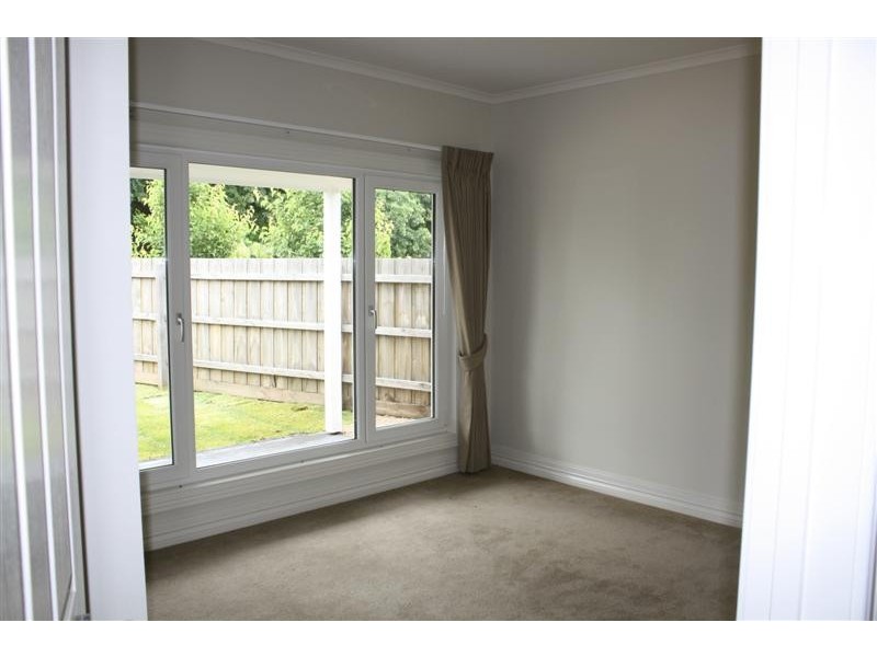 25 Howey Street, Gisborne VIC 3437