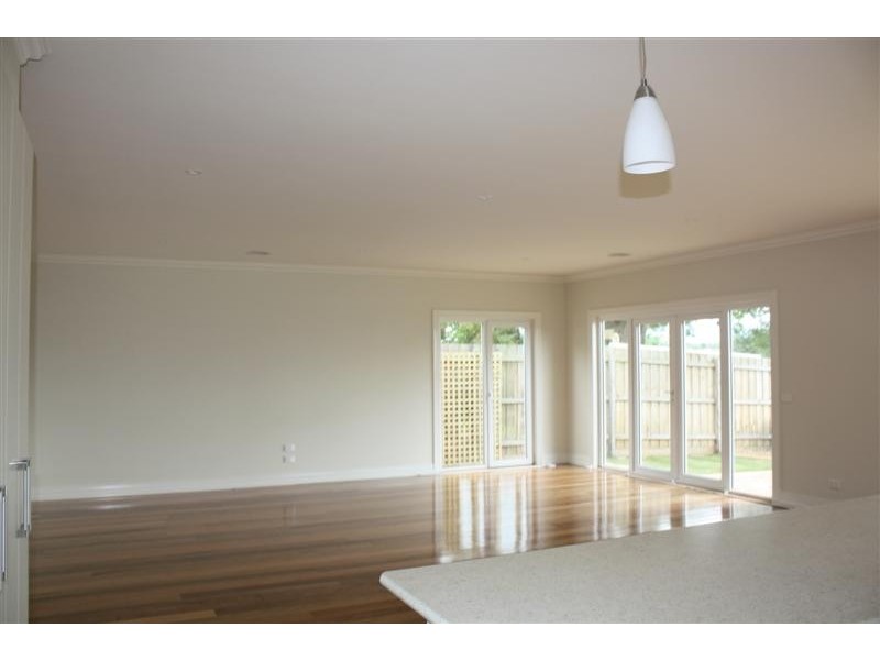 25 Howey Street, Gisborne VIC 3437