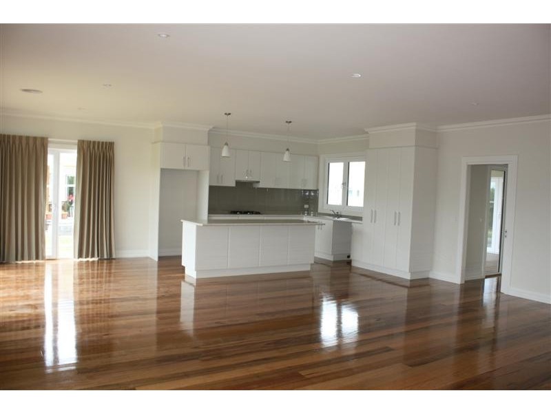 25 Howey Street, Gisborne VIC 3437