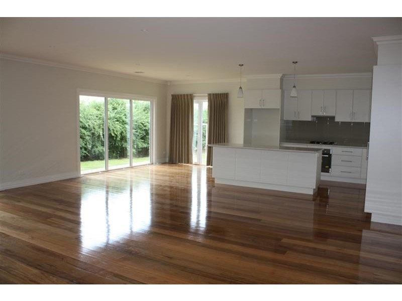 25 Howey Street, Gisborne VIC 3437