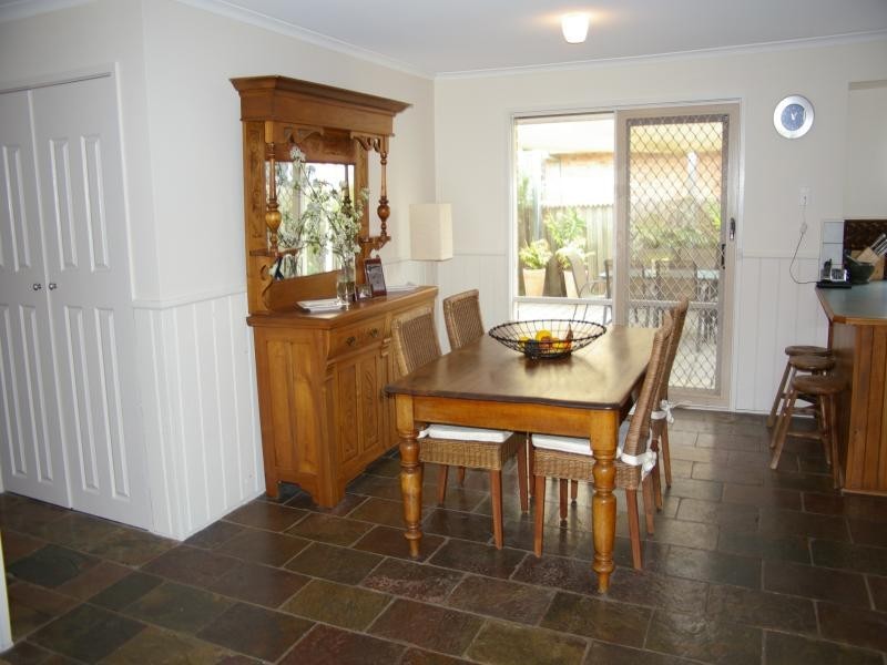 17 Scenic Crt, Gisborne VIC 3437